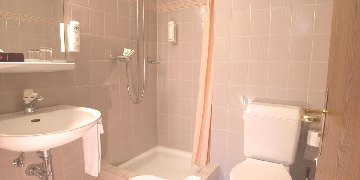 Hotel Post Glarnerhof Glarus Ngoại thất bức ảnh