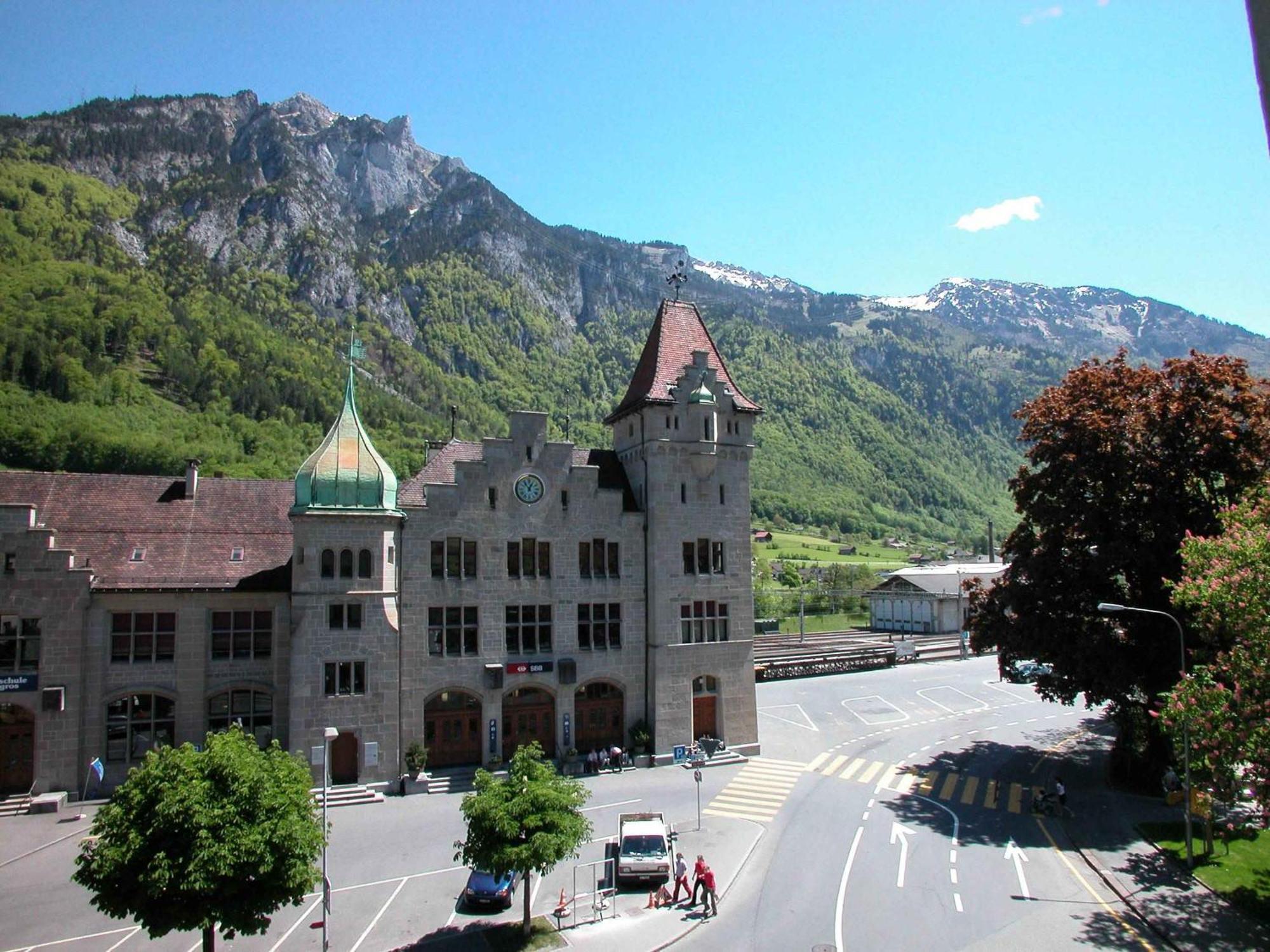 Hotel Post Glarnerhof Glarus Ngoại thất bức ảnh