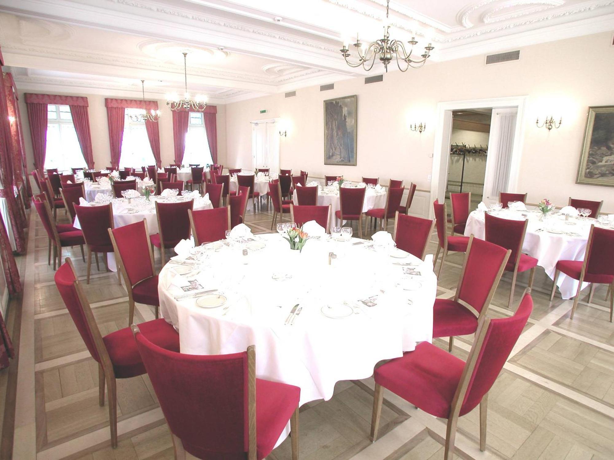Hotel Post Glarnerhof Glarus Ngoại thất bức ảnh
